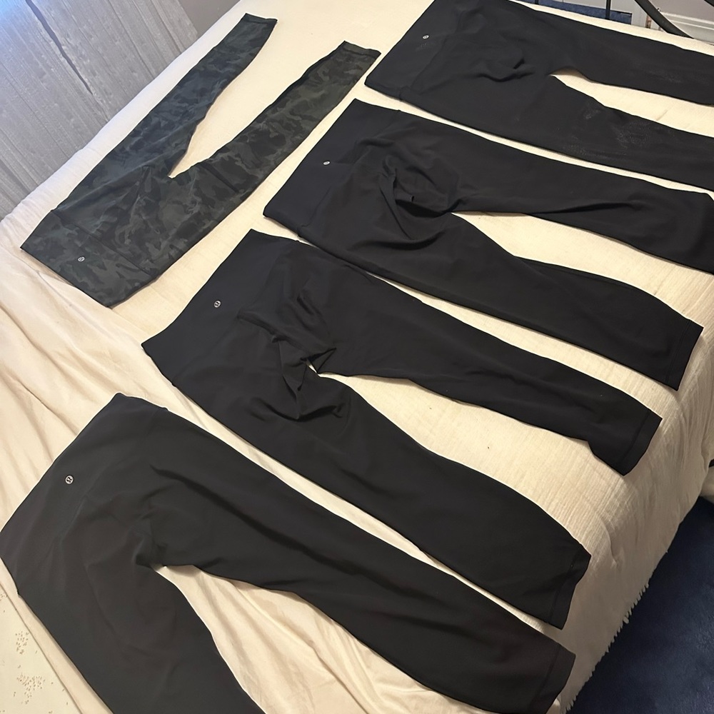 Lululemon Black Wunder Under (5 pair)